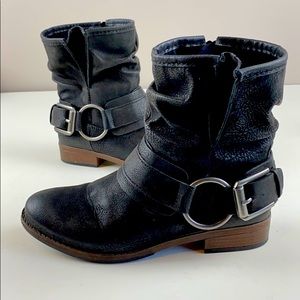 🏍 Crown Vintage moto stacked heel booties size 6
